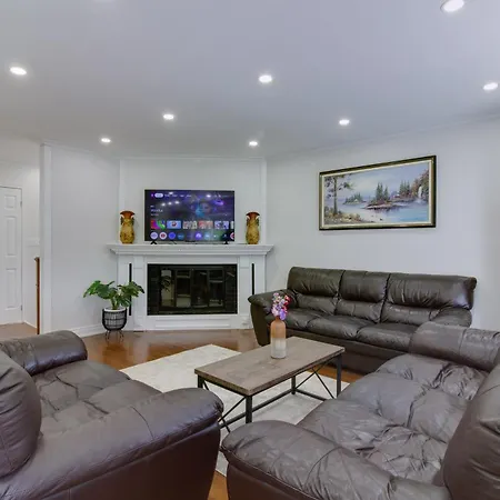Beautiful House In Scarborough Apartamento